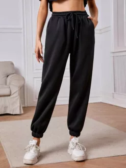 COZZY - Pantalon de survêtement unicolore à cordon à poche en Noir